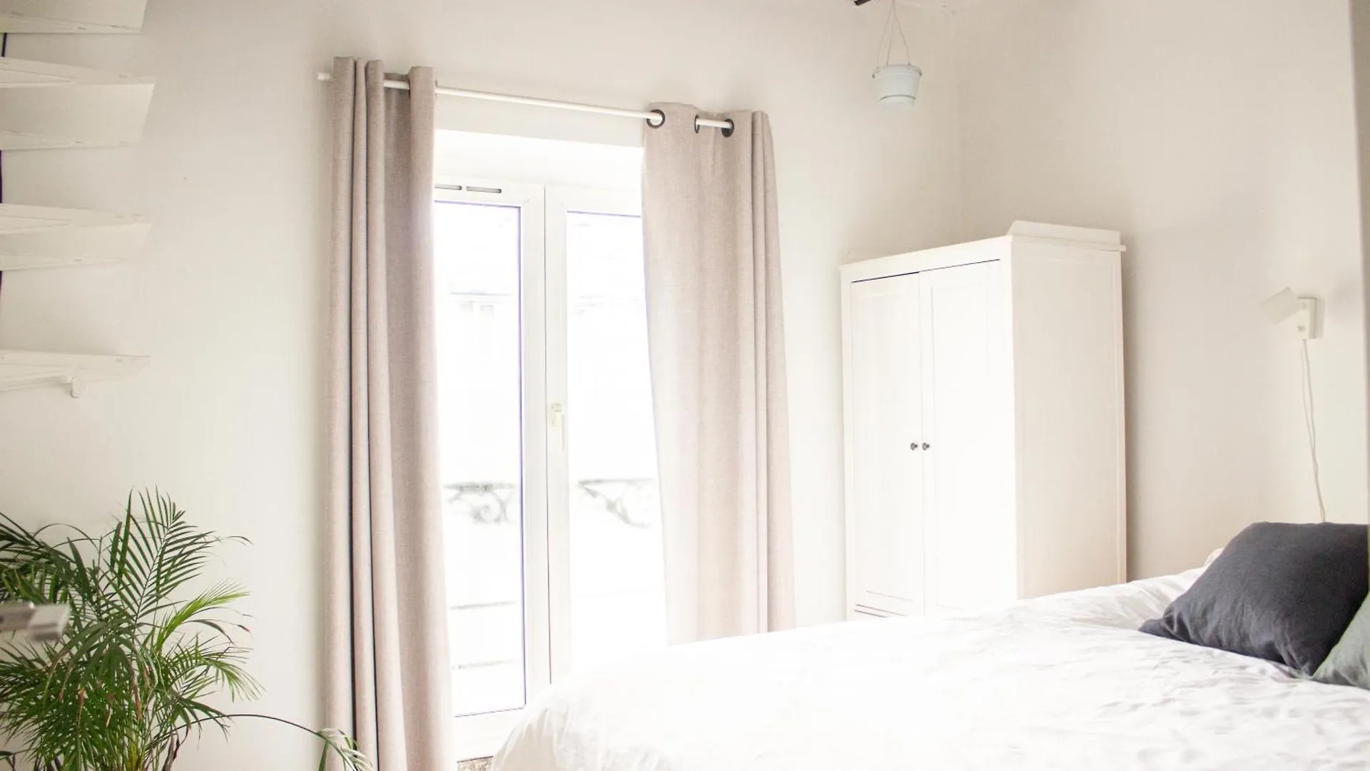 Bright Top Floor Apartment - Batignolles - Montmartre - Metro At 2 Steps Paryż